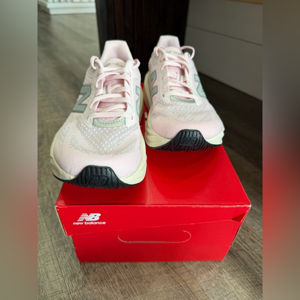 Women's New Balance FuelCell Rebel - Picture 3 of 4